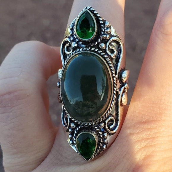 New Green Moss Agate and Peridot Silver Statement Ring. - Picture 4 of 16